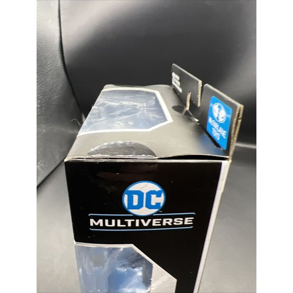 DC Multiverse Batman Designed by Todd McFarlane Variant 7” figure - Picture 13 of 14